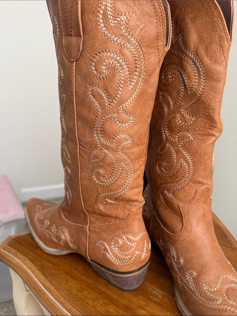 Women's Cognac Embroidered Leather Western Boots - Picture 3 of 7